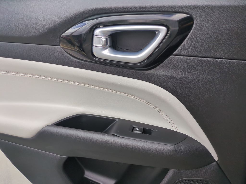 Thumbnail: 2025 Jeep Compass - 25