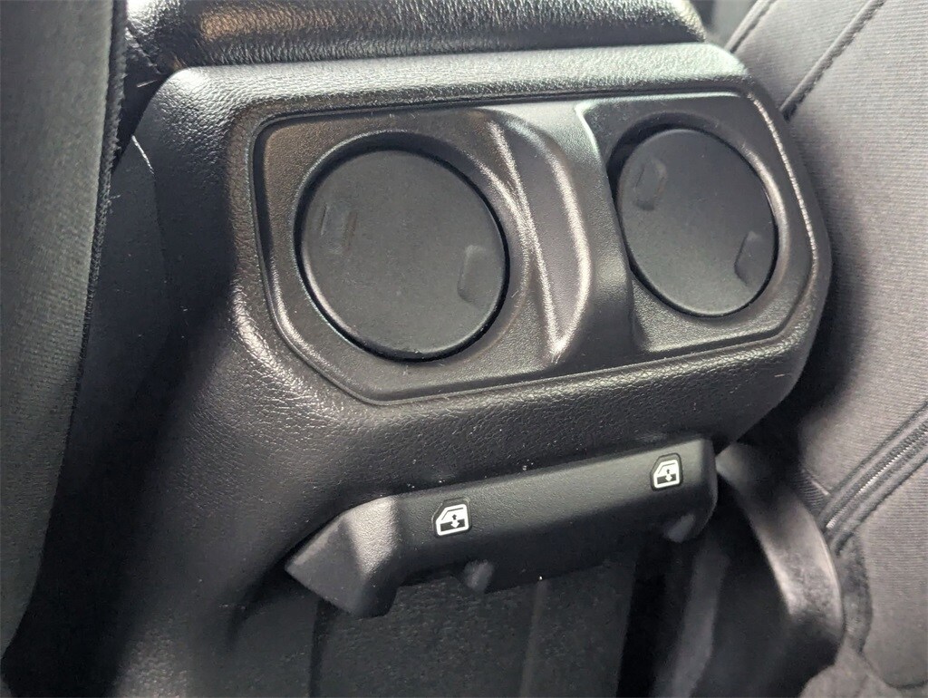 Thumbnail: 2023 Jeep Wrangler - 27