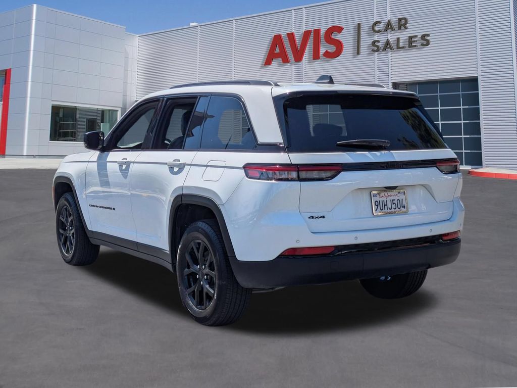 2025 Jeep Grand Cherokee Altitude - Photo 9