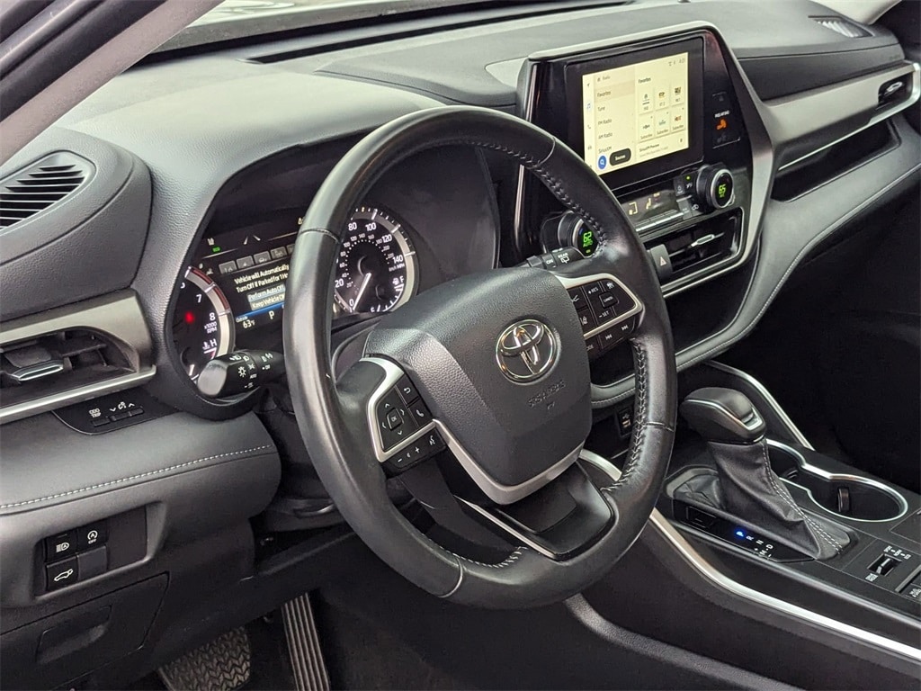 Thumbnail: 2024 Toyota Highlander - 15
