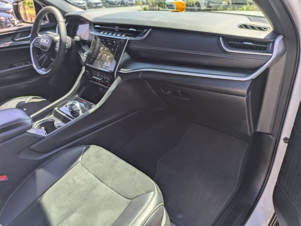 2025 Jeep Grand Cherokee Altitude - Photo 29