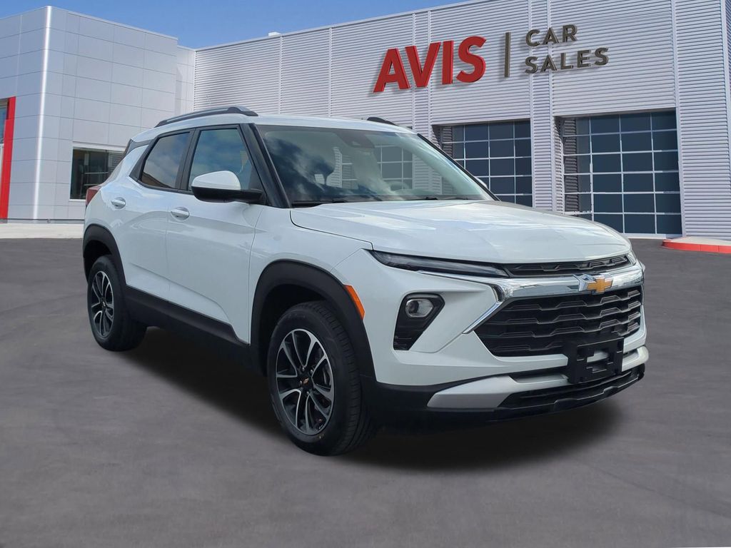 Thumbnail: 2025 Chevrolet TrailBlazer - 3