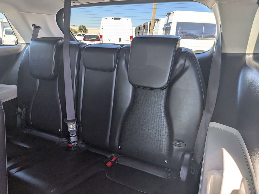 Thumbnail: 2024 Kia Carnival - 26