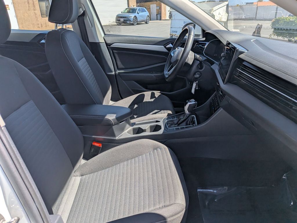 Thumbnail: 2025 Volkswagen Jetta - 29