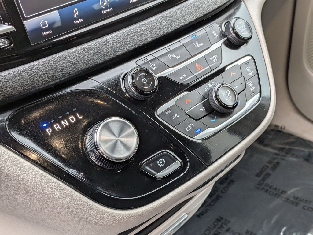 Thumbnail: 2024 Chrysler Pacifica - 20