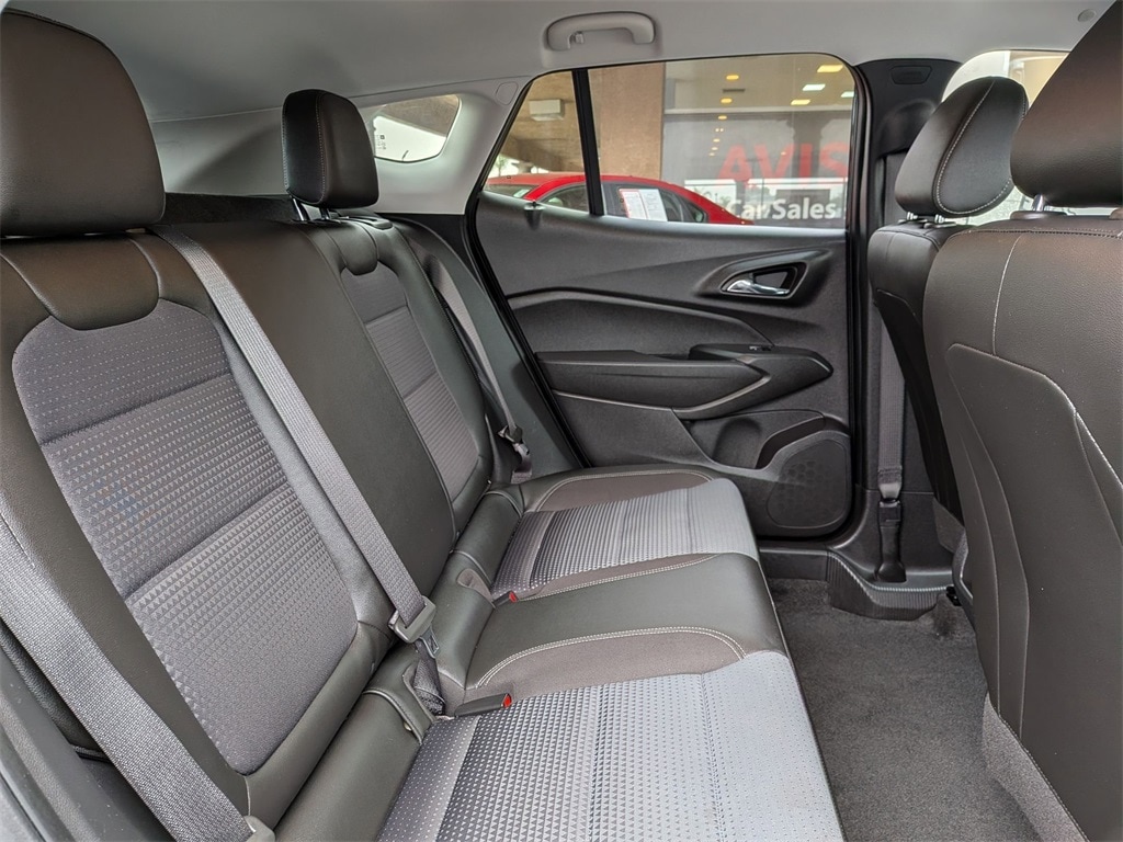 Thumbnail: 2025 Chevrolet Trax - 31