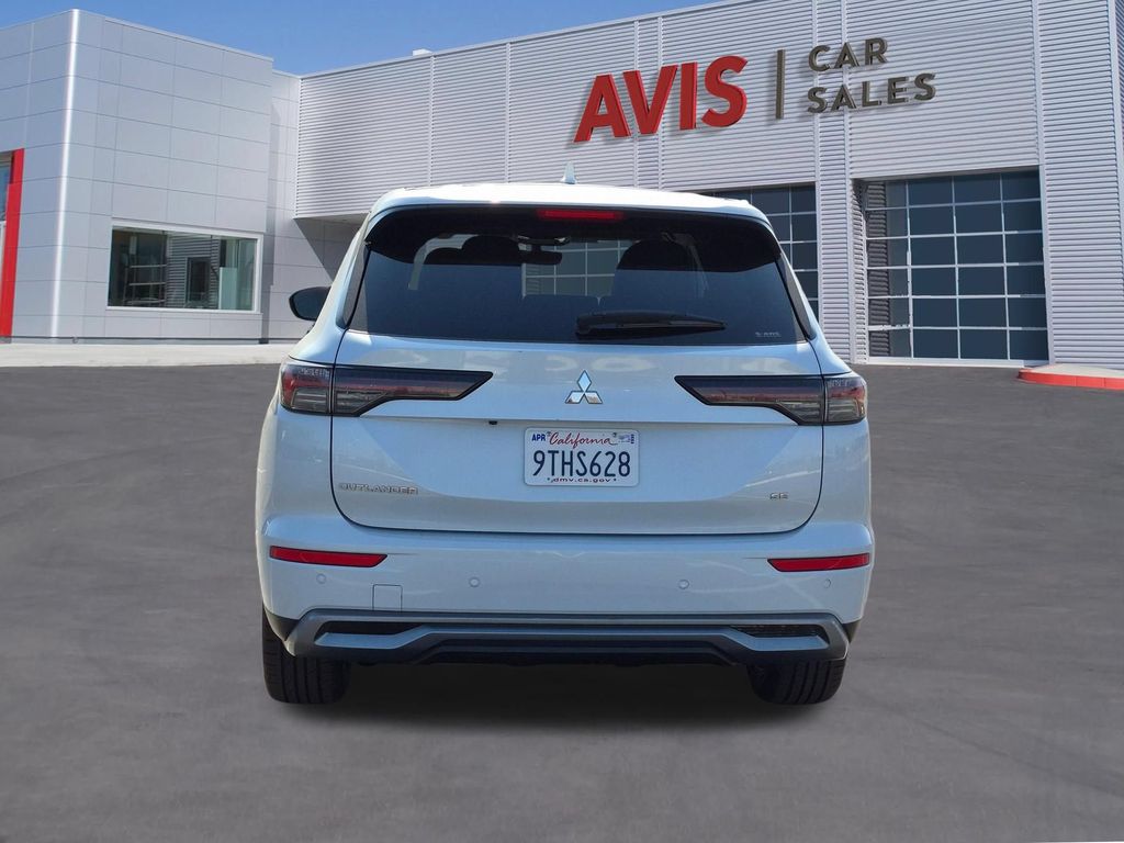 Thumbnail: 2025 Mitsubishi Outlander - 7