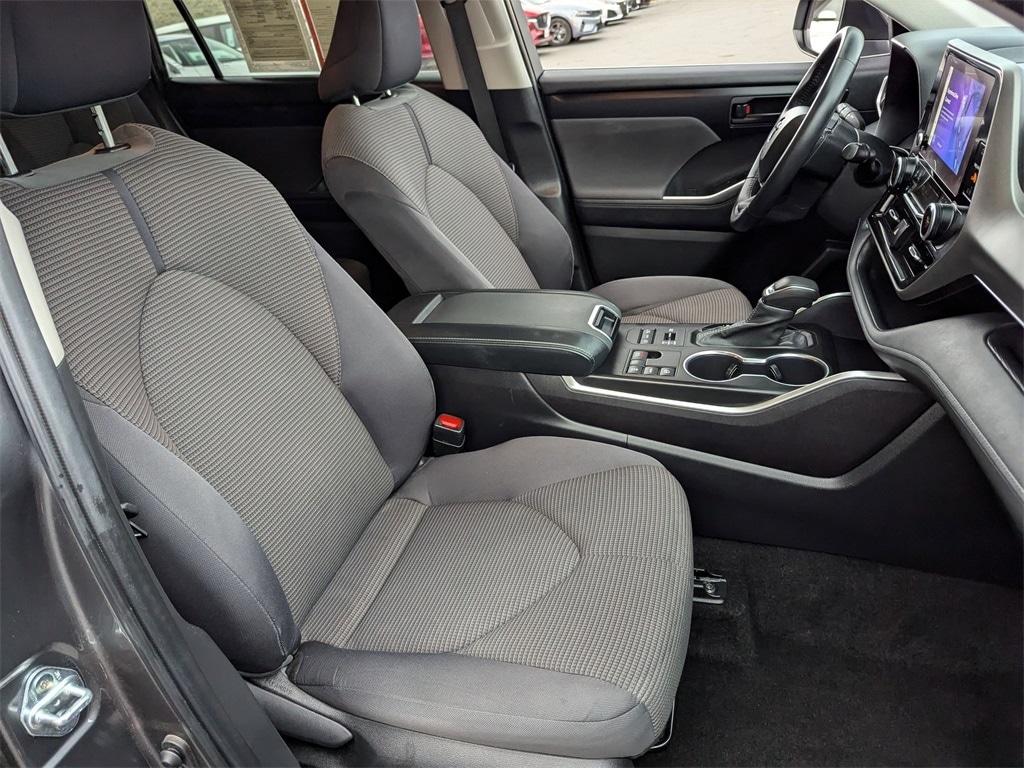 Thumbnail: 2024 Toyota Highlander - 32