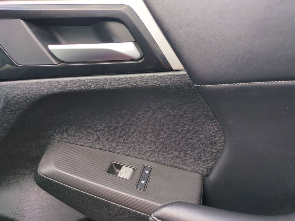 Thumbnail: 2025 Mitsubishi Outlander - 34