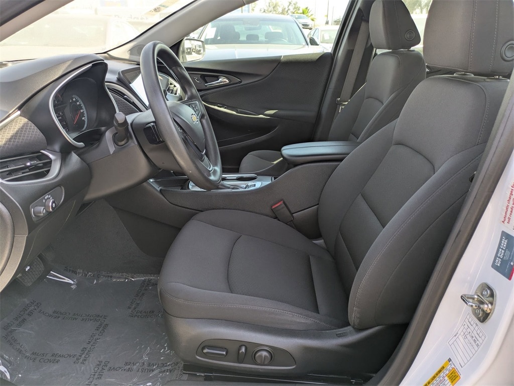Thumbnail: 2023 Chevrolet Malibu - 25