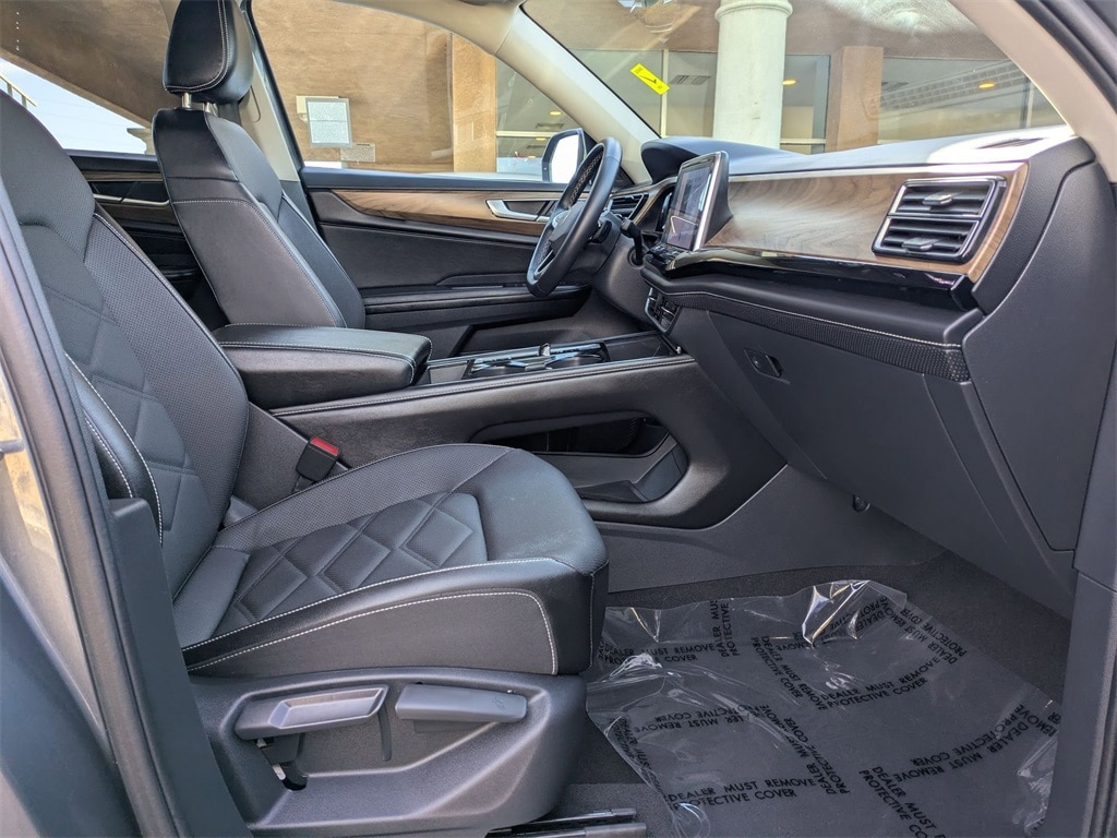 Thumbnail: 2024 Volkswagen Atlas - 32