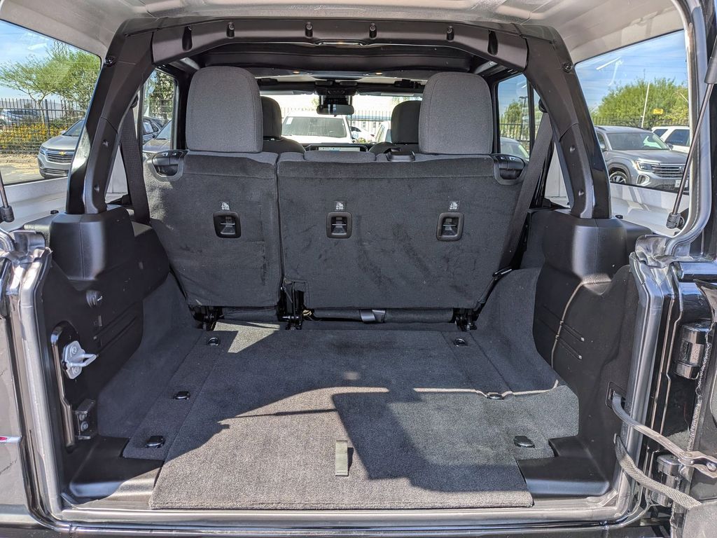 Thumbnail: 2025 Jeep Wrangler - 29