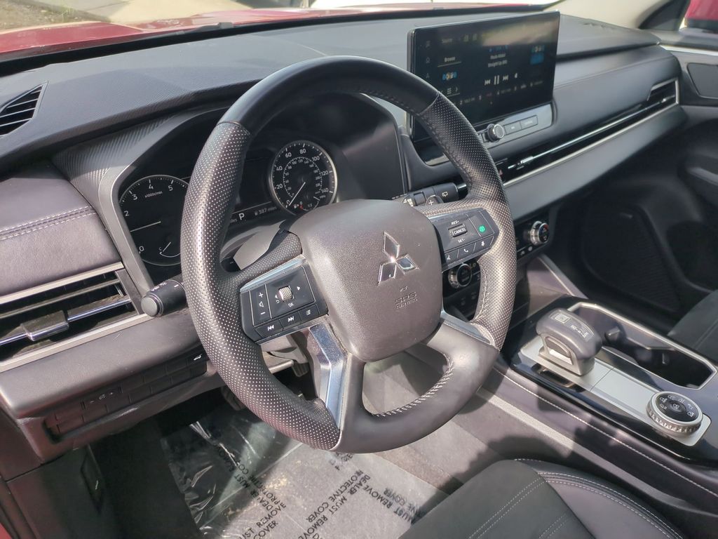 Thumbnail: 2025 Mitsubishi Outlander - 23