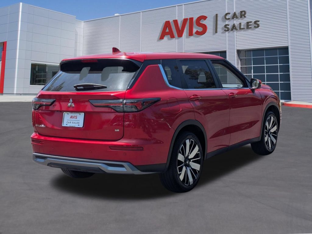 Thumbnail: 2025 Mitsubishi Outlander - 6