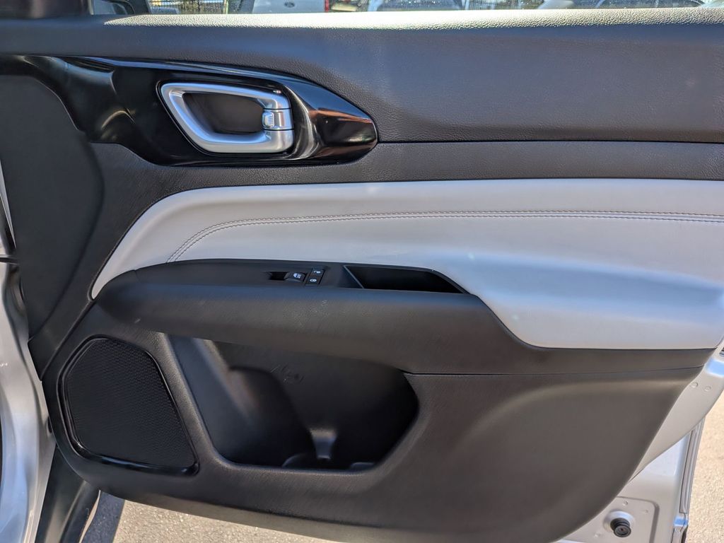 Thumbnail: 2025 Jeep Compass - 32