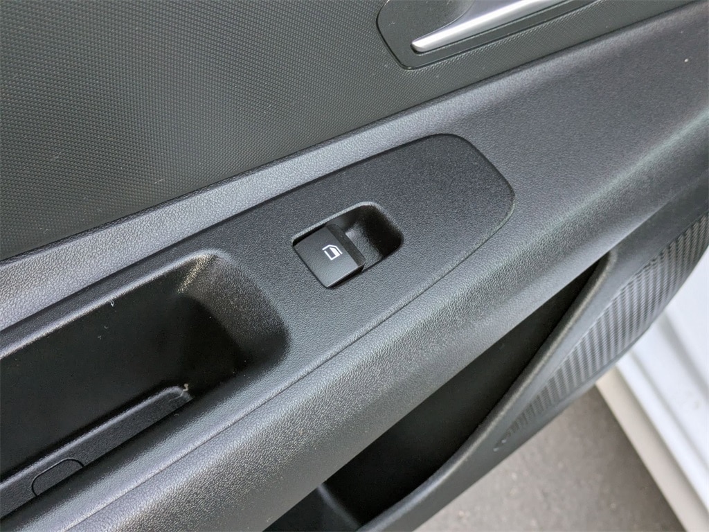 Thumbnail: 2024 Hyundai Elantra - 28