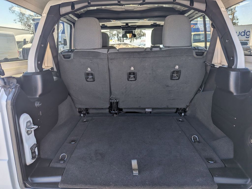 Thumbnail: 2025 Jeep Wrangler - 30