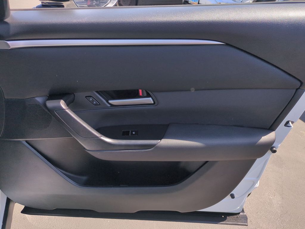 Thumbnail: 2025 Mazda CX-50 - 33