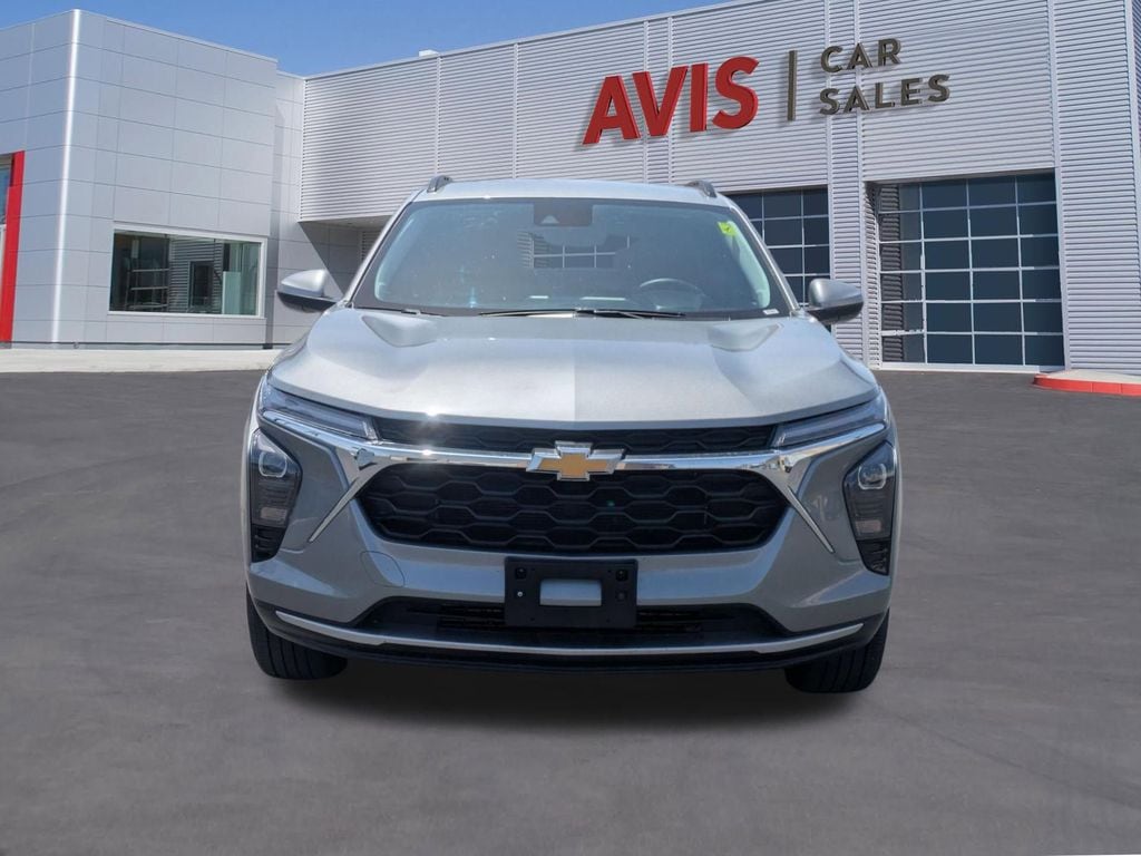 Thumbnail: 2025 Chevrolet Trax - 2