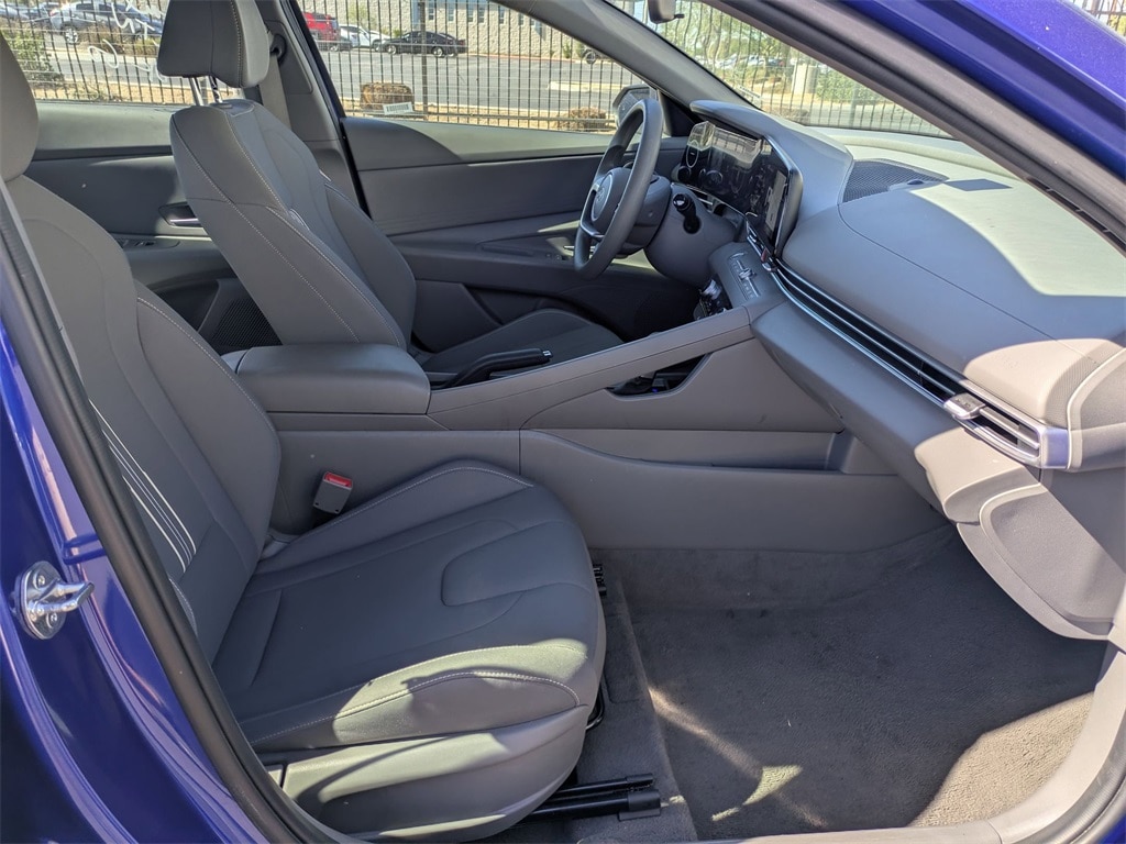 Thumbnail: 2024 Hyundai Elantra - 32