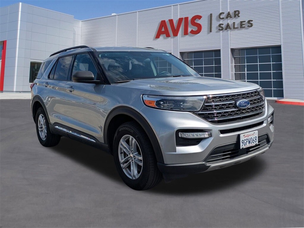 2023 Ford Explorer XLT photo 3