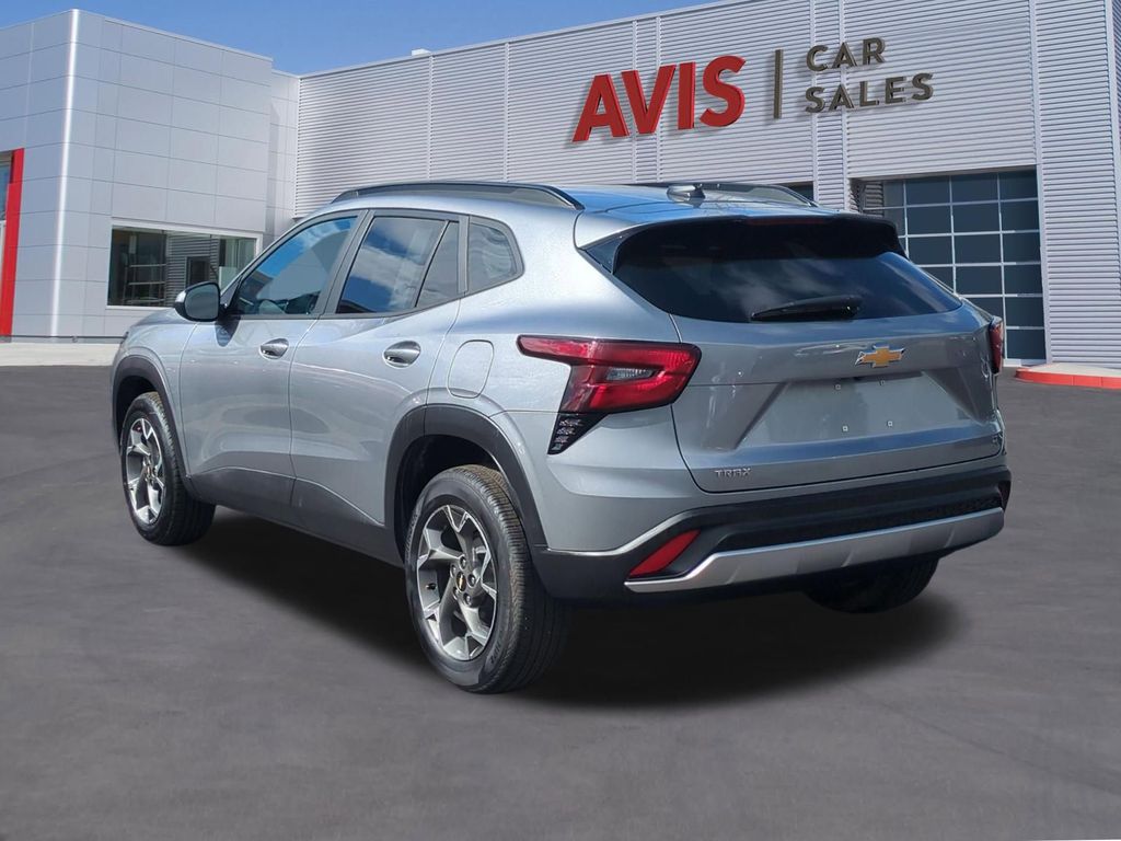 Thumbnail: 2025 Chevrolet Trax - 9