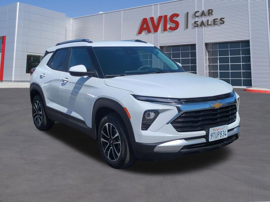 Thumbnail: 2025 Chevrolet TrailBlazer - 3