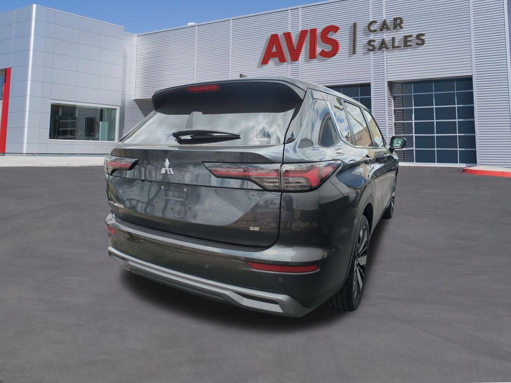 Thumbnail: 2025 Mitsubishi Outlander - 5