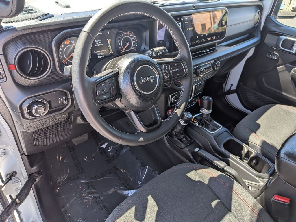 Thumbnail: 2025 Jeep Wrangler - 14