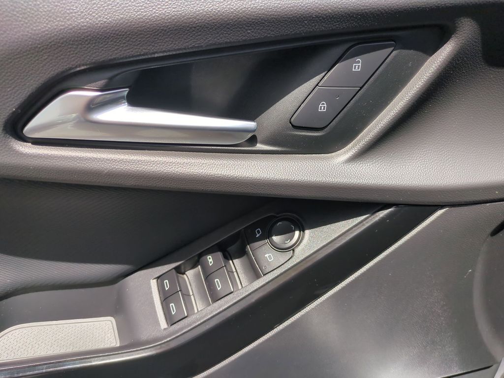 Thumbnail: 2025 Chevrolet Equinox - 10
