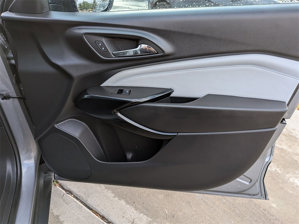 Thumbnail: 2025 Chevrolet Trax - 33