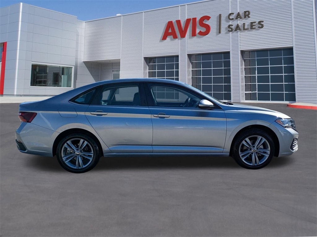 Thumbnail: 2024 Volkswagen Jetta - 5