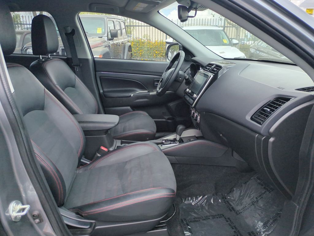 Thumbnail: 2025 Mitsubishi Outlander Sport - 29
