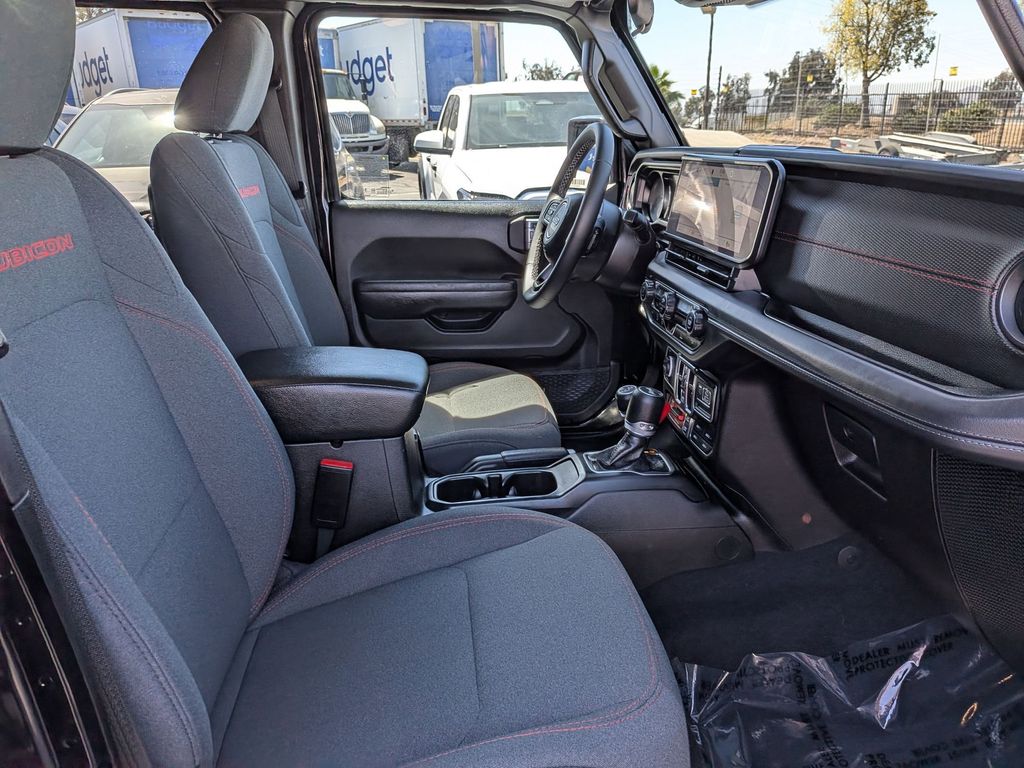 Thumbnail: 2025 Jeep Wrangler - 31