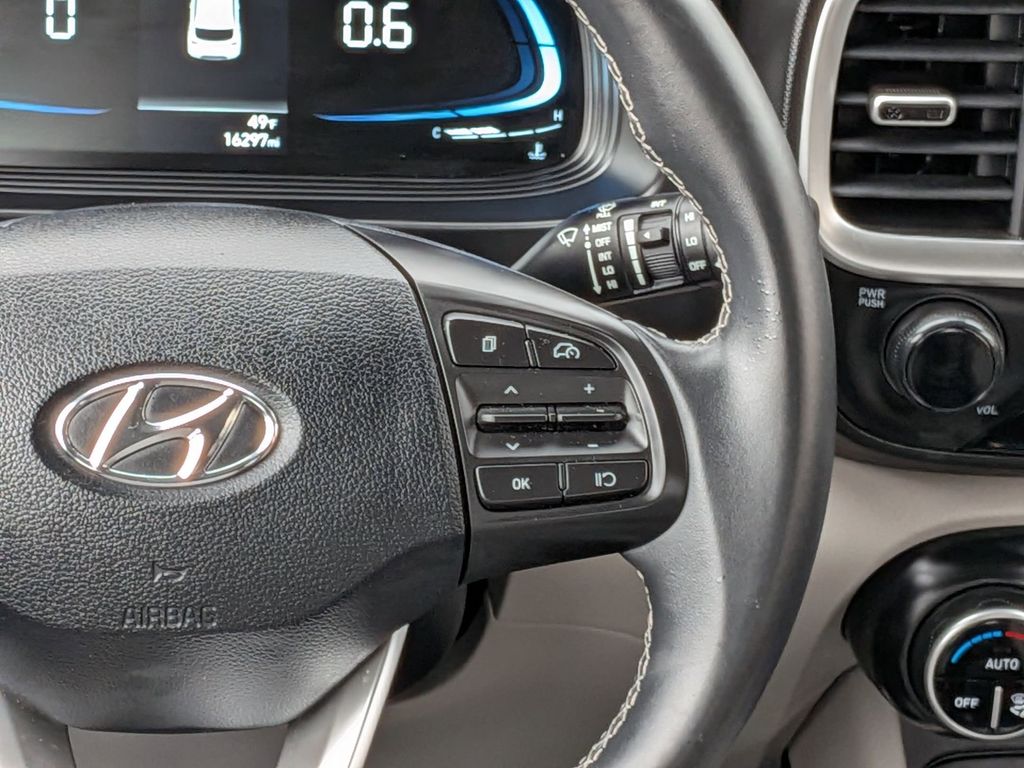 Thumbnail: 2025 Hyundai Venue - 25