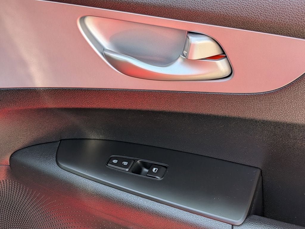 Thumbnail: 2024 Kia Forte - 33