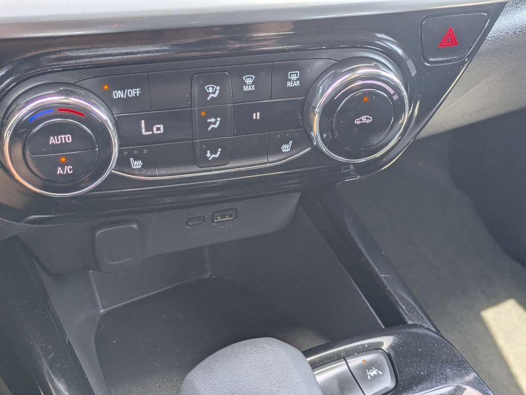 Thumbnail: 2025 Chevrolet Trax - 27