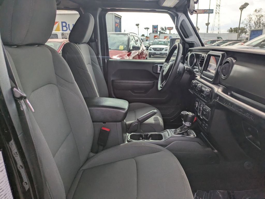 Thumbnail: 2023 Jeep Wrangler - 31