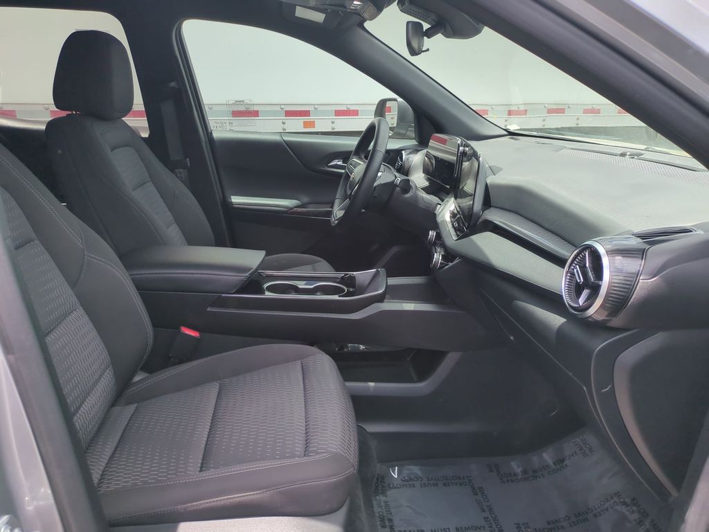 Thumbnail: 2025 Chevrolet Equinox - 28