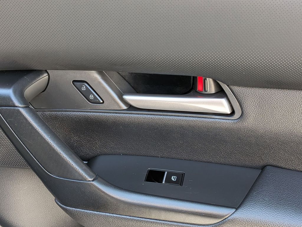 Thumbnail: 2025 Mazda CX-50 - 35