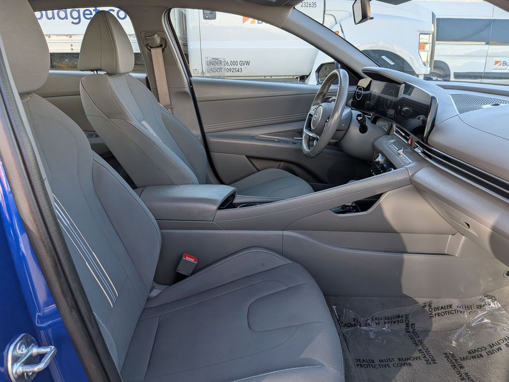 Thumbnail: 2025 Hyundai Elantra - 30