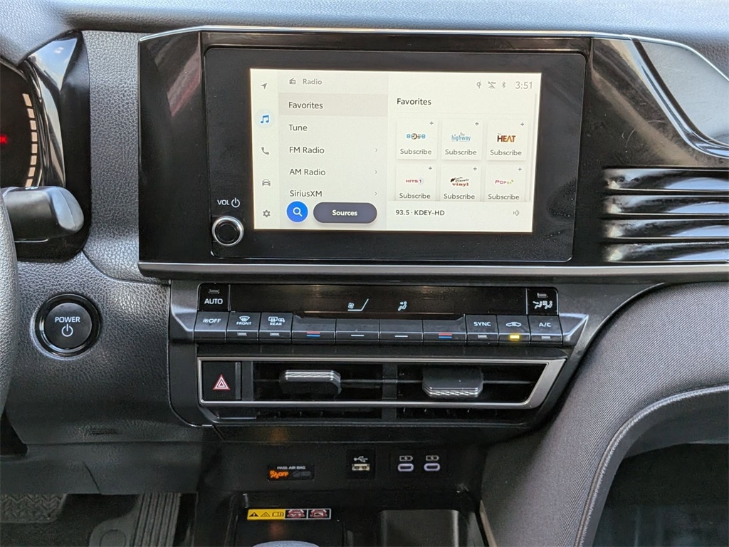 Thumbnail: 2025 Toyota Camry - 17