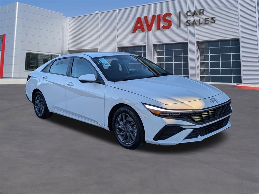 Thumbnail: 2024 Hyundai Elantra - 3