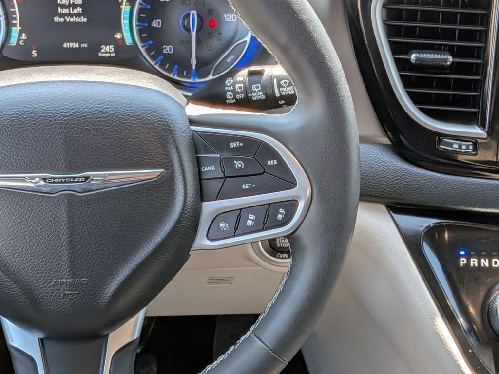 Thumbnail: 2024 Chrysler Pacifica - 24