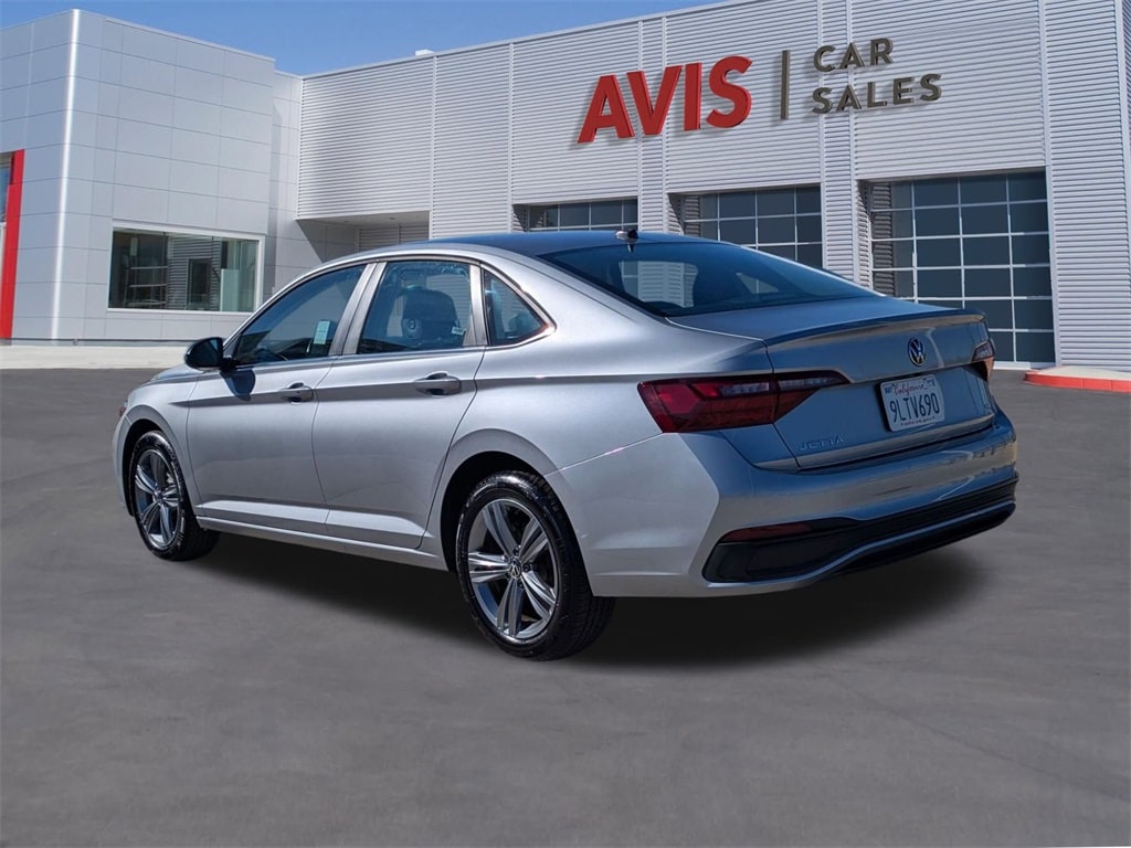 Thumbnail: 2024 Volkswagen Jetta - 9