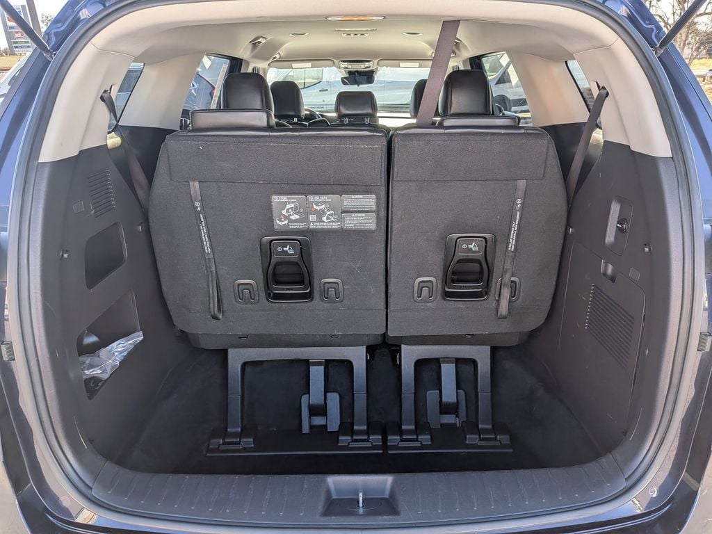 Thumbnail: 2024 Kia Carnival - 27