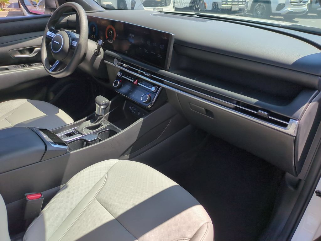 Thumbnail: 2025 Hyundai Santa Cruz - 31