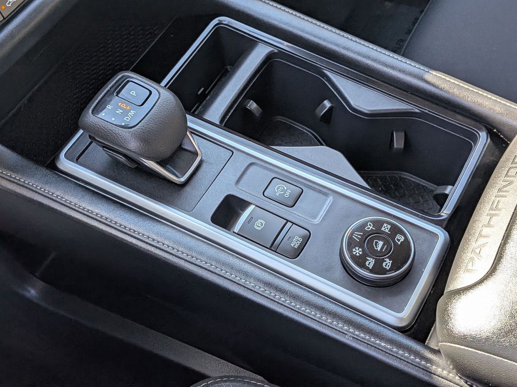 Thumbnail: 2024 Nissan Pathfinder - 20