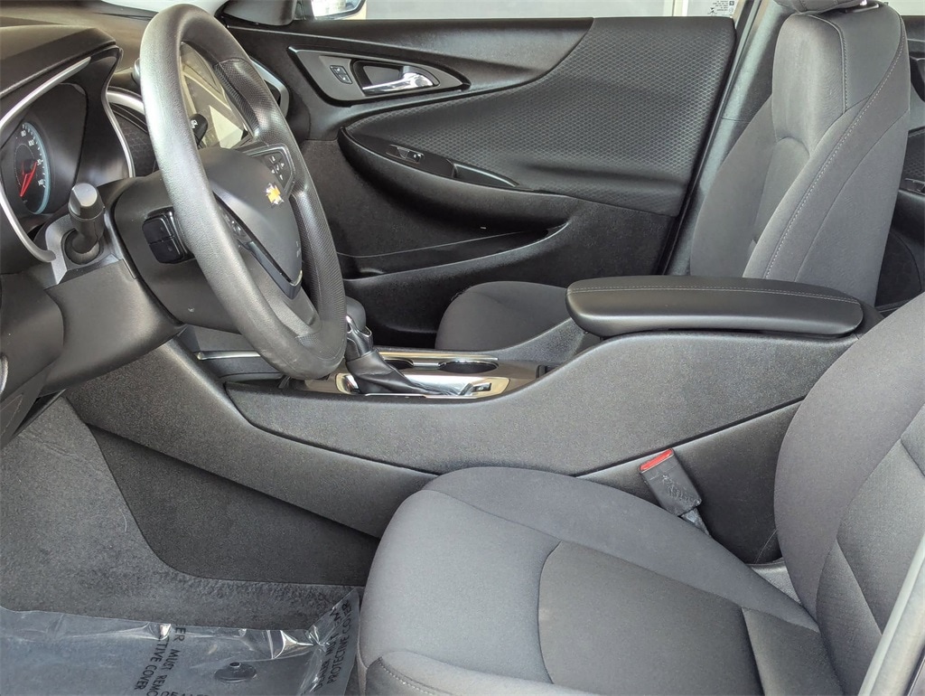 Thumbnail: 2023 Chevrolet Malibu - 24
