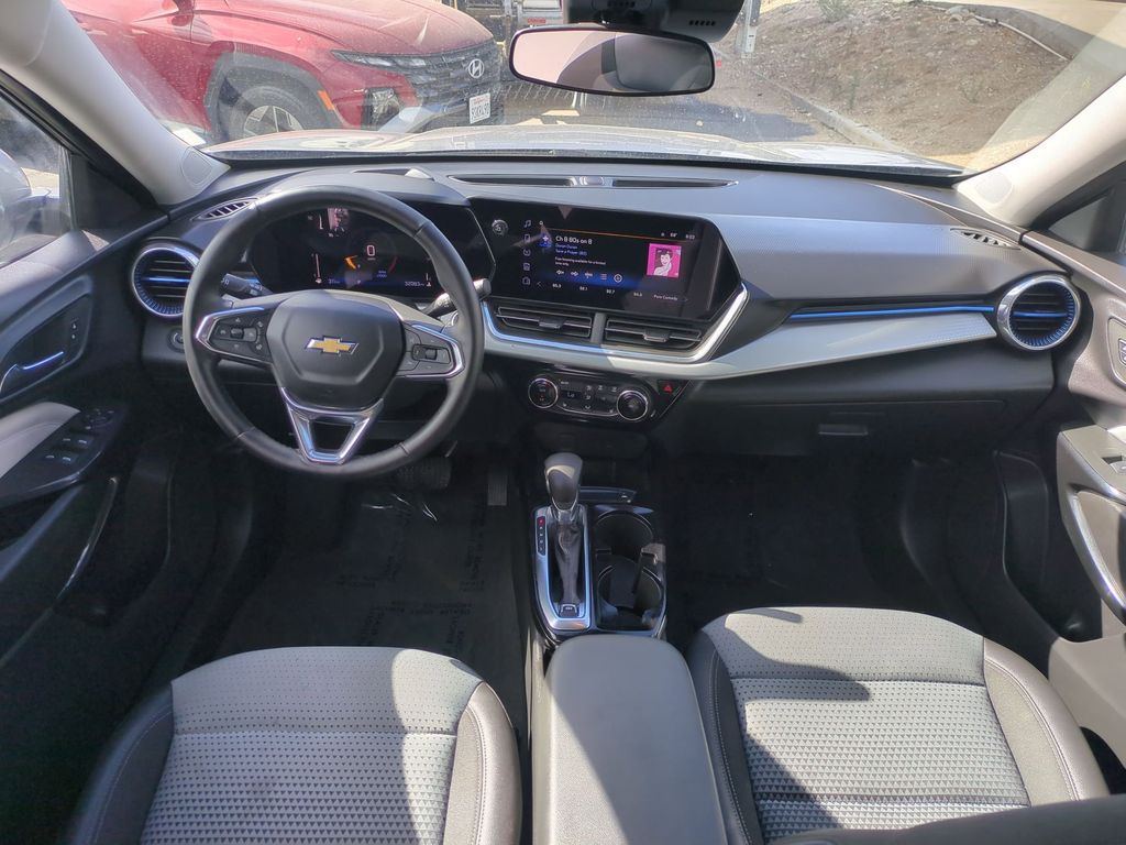 Thumbnail: 2025 Chevrolet Trax - 24